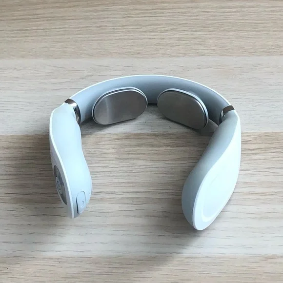 Relaxing Neck Massager in White - Picture 3 of 7